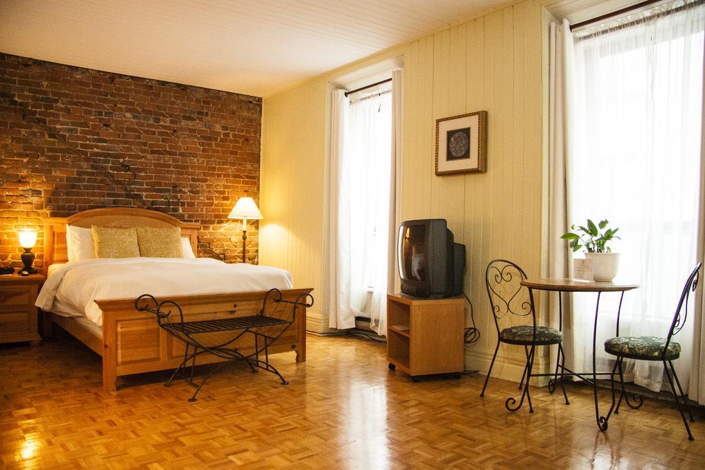 Auberge De La Place Royale Монреаль Экстерьер фото